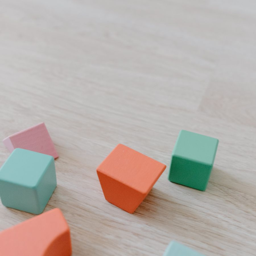 Cubes de construction en bois